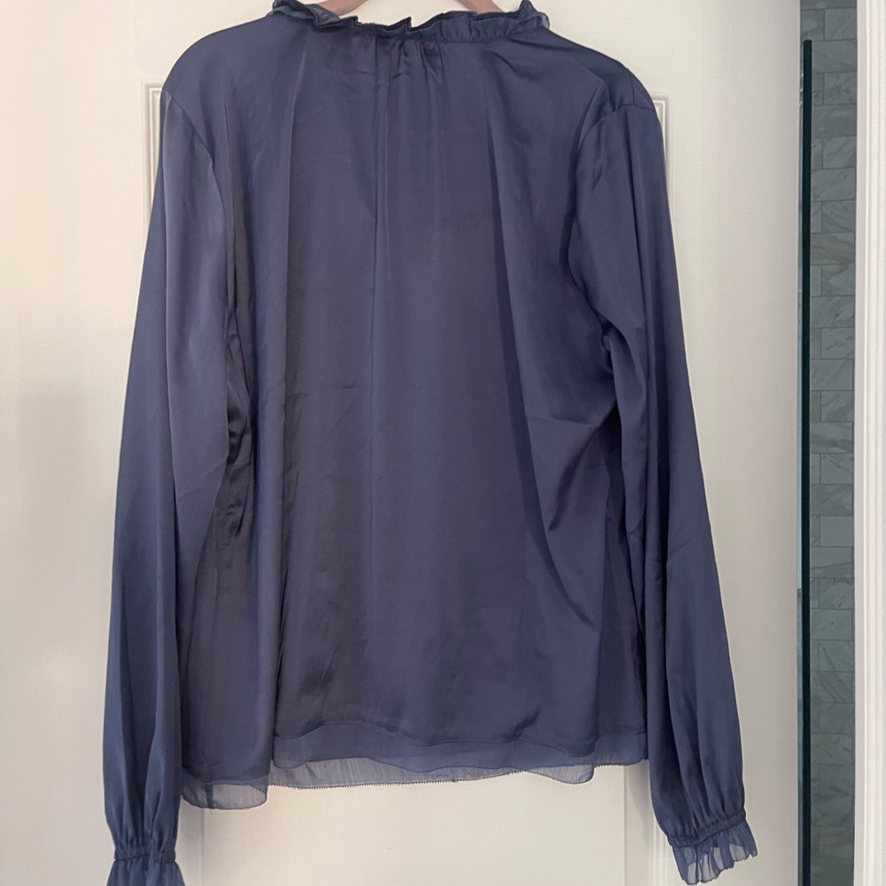 White House Black Market Blueprint Satin Blouse Blue Buttonfront Sz 12 NWT - Picture 4 of 8